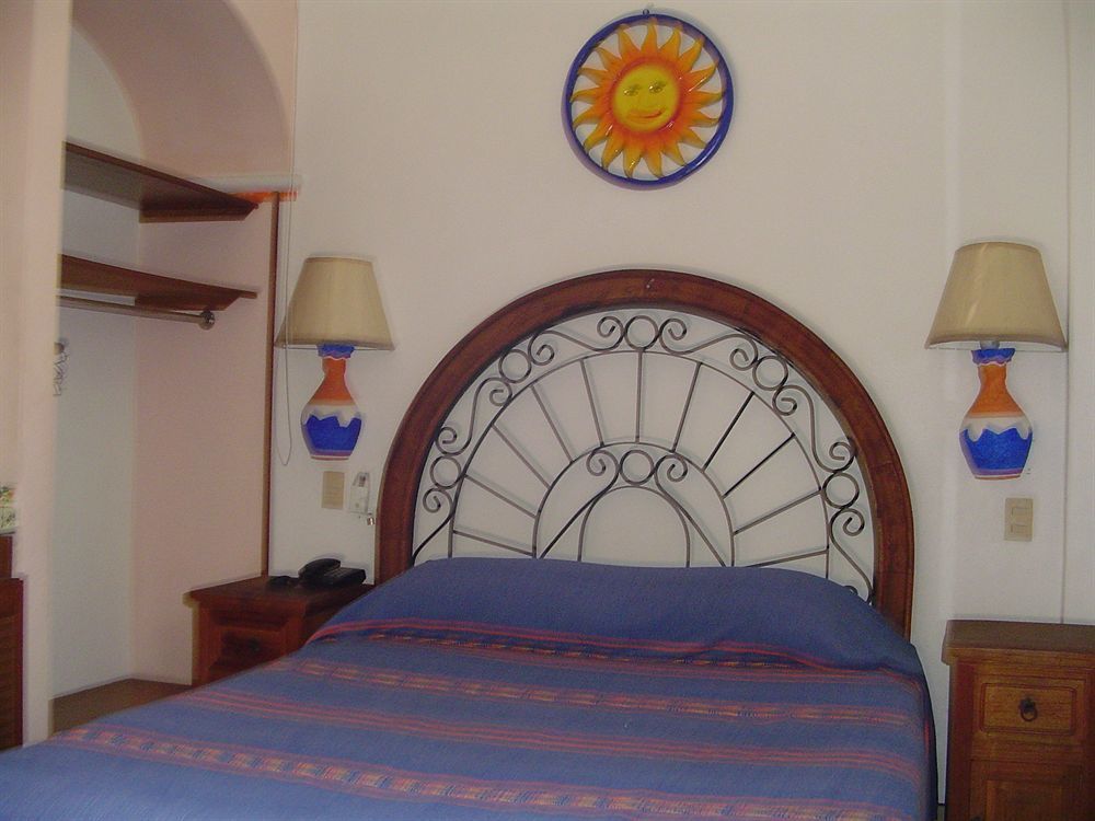 Hotel & Suites Coral Пуерто Валярта Екстериор снимка